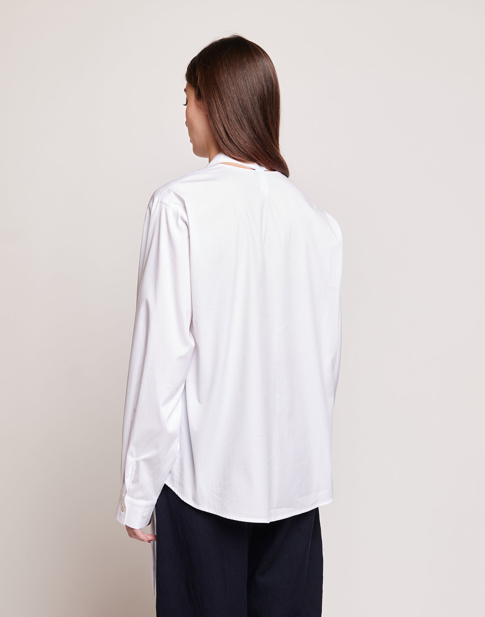 Camicia in Popeline Stretch con Nastro al Collo Bianco