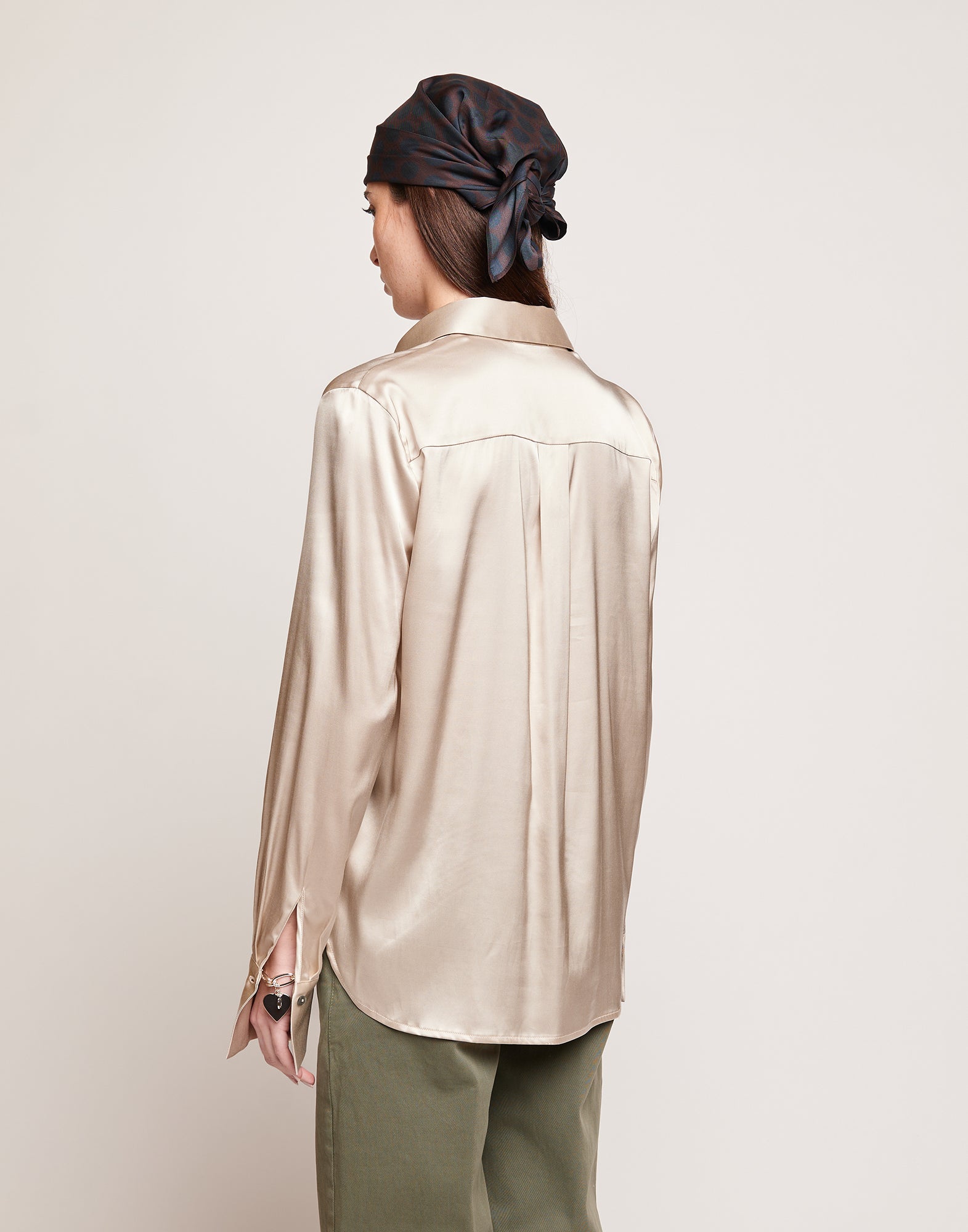 Camicia in Satin Stretch con Rouches Frontali Champagne