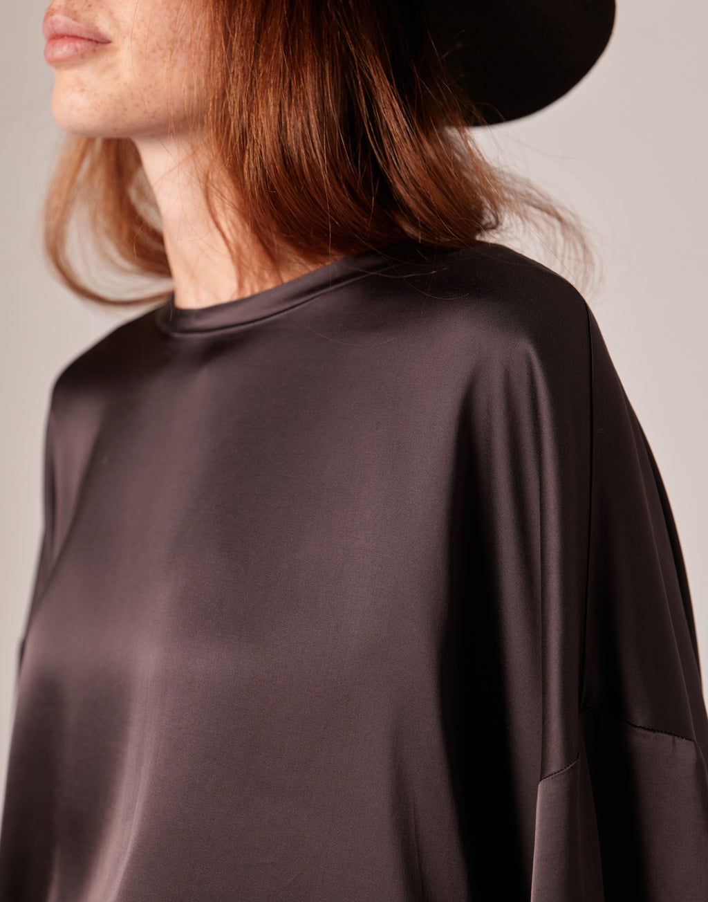 T-shirt Ampia in Raso Stretch con Coulisse Ciocco