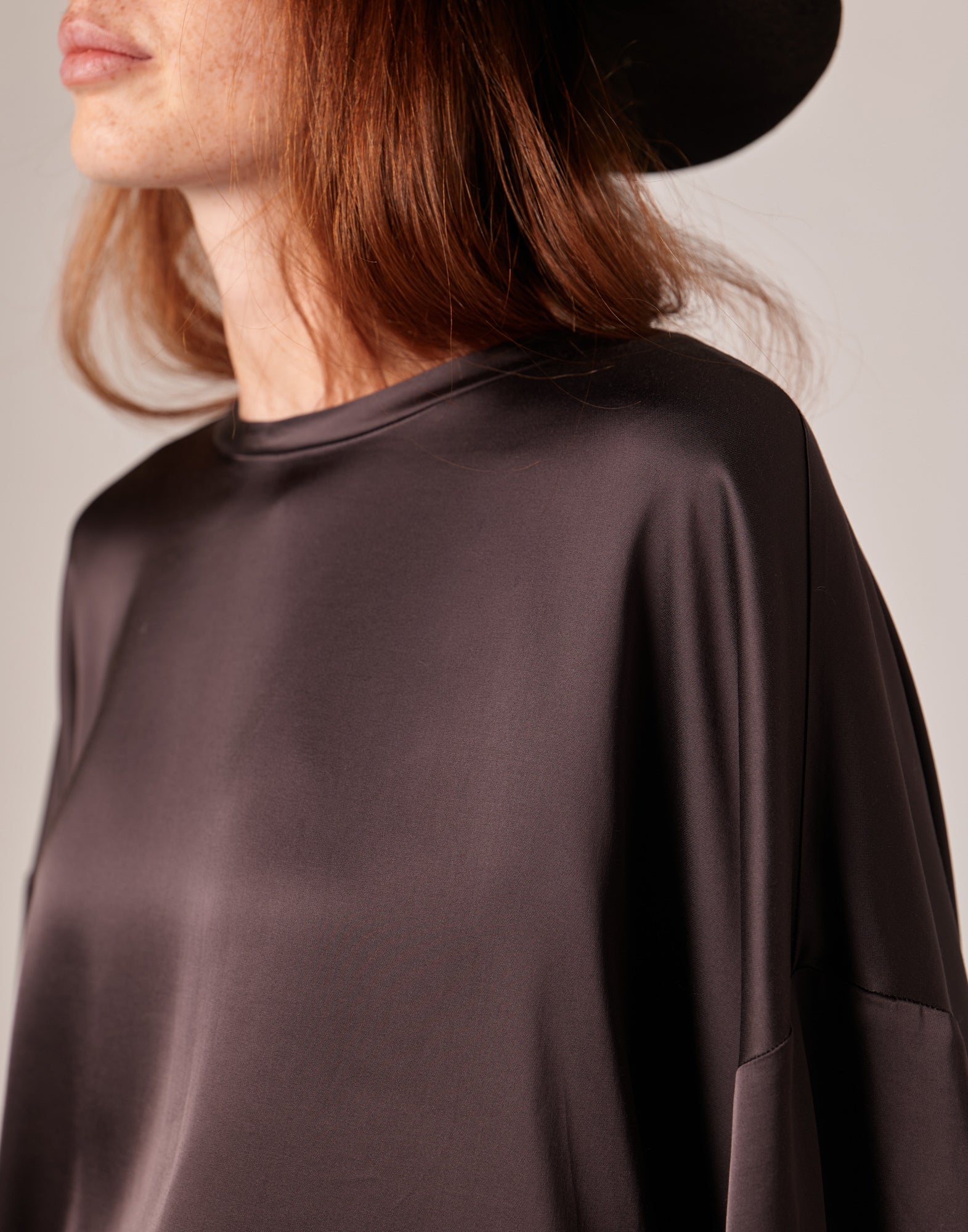 T-shirt Ampia in Raso Stretch con Coulisse Ciocco
