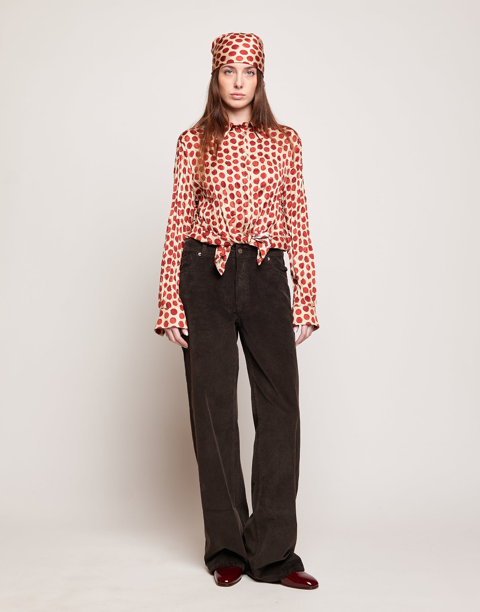 Camicia Stampata a Pois in Twill Plissé Vaniglia/Cherry