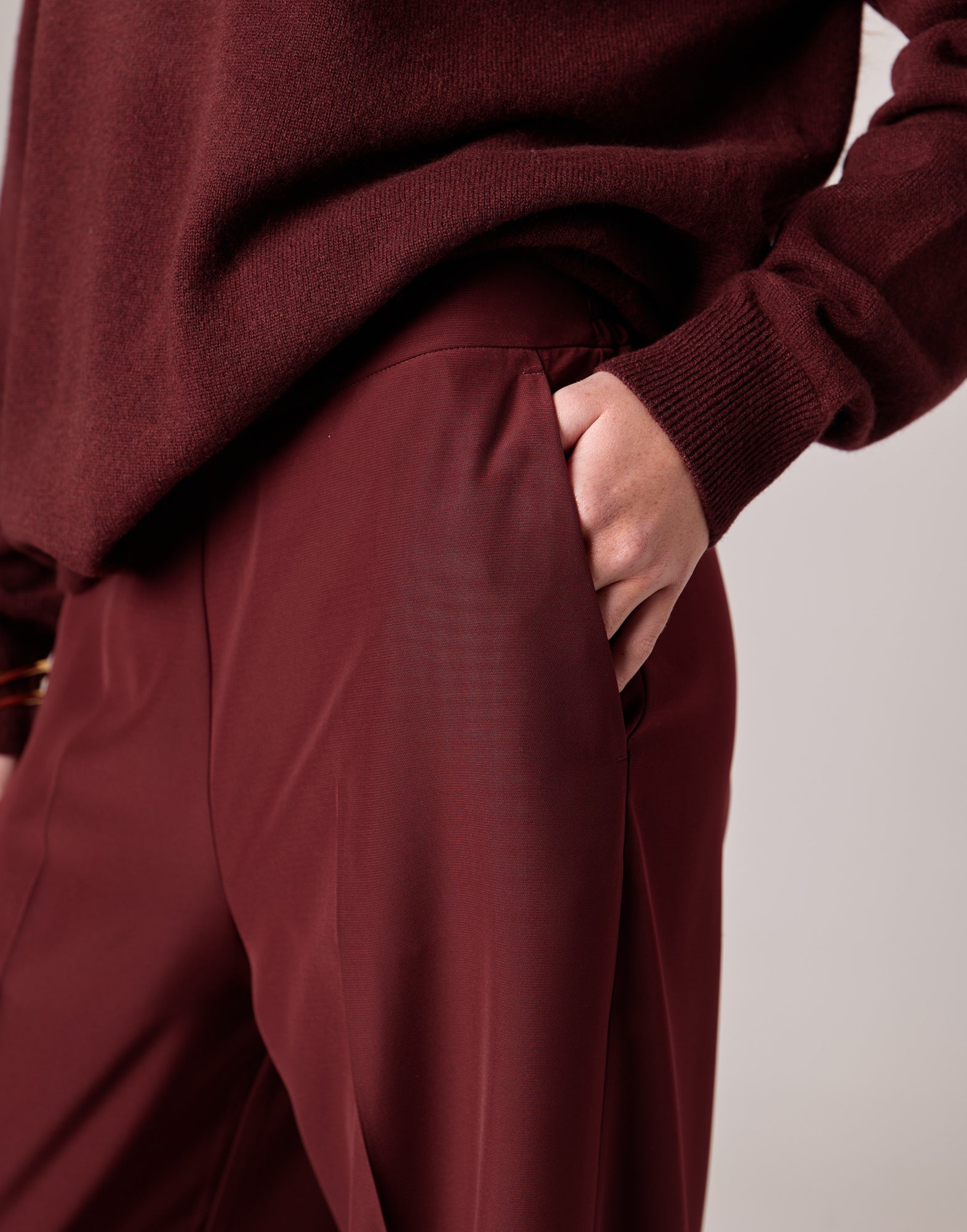 Pantaloni Ampi con Elastico in Cady Bordeaux