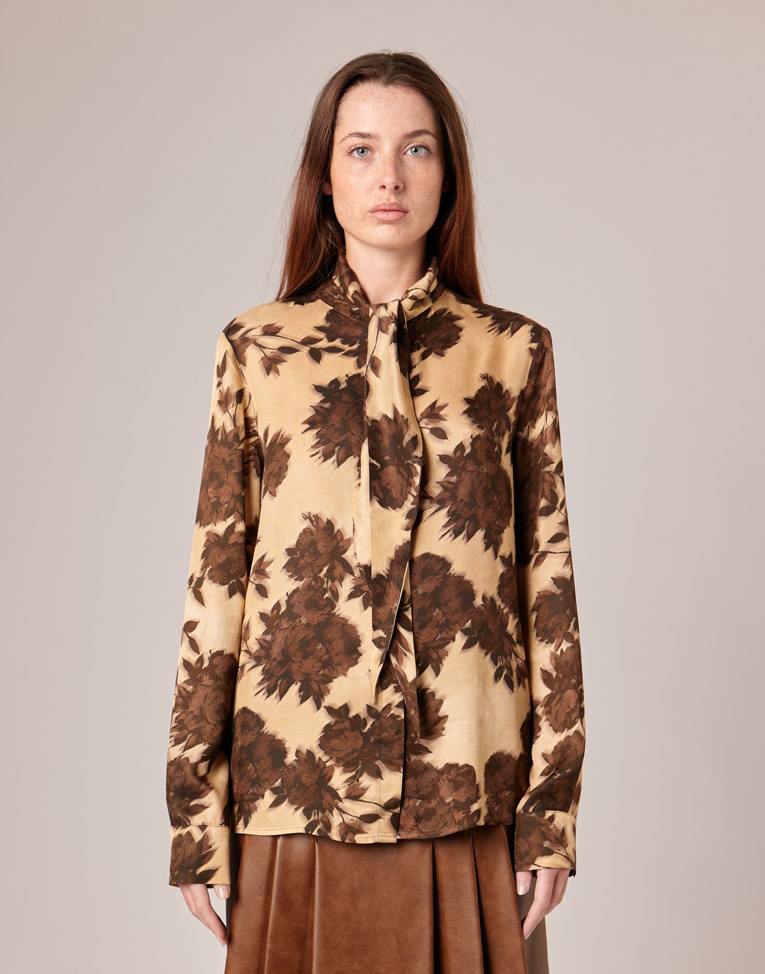 Camicia con Collo a Nastro in Twill con Stampa Floreale