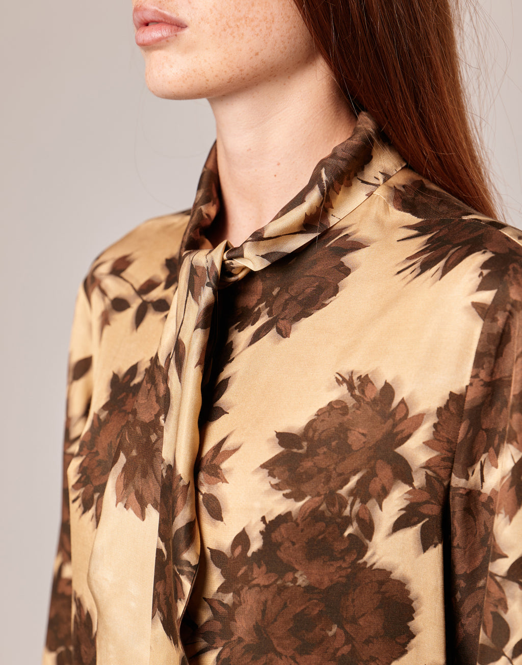 Camicia con Collo a Nastro in Twill con Stampa Floreale