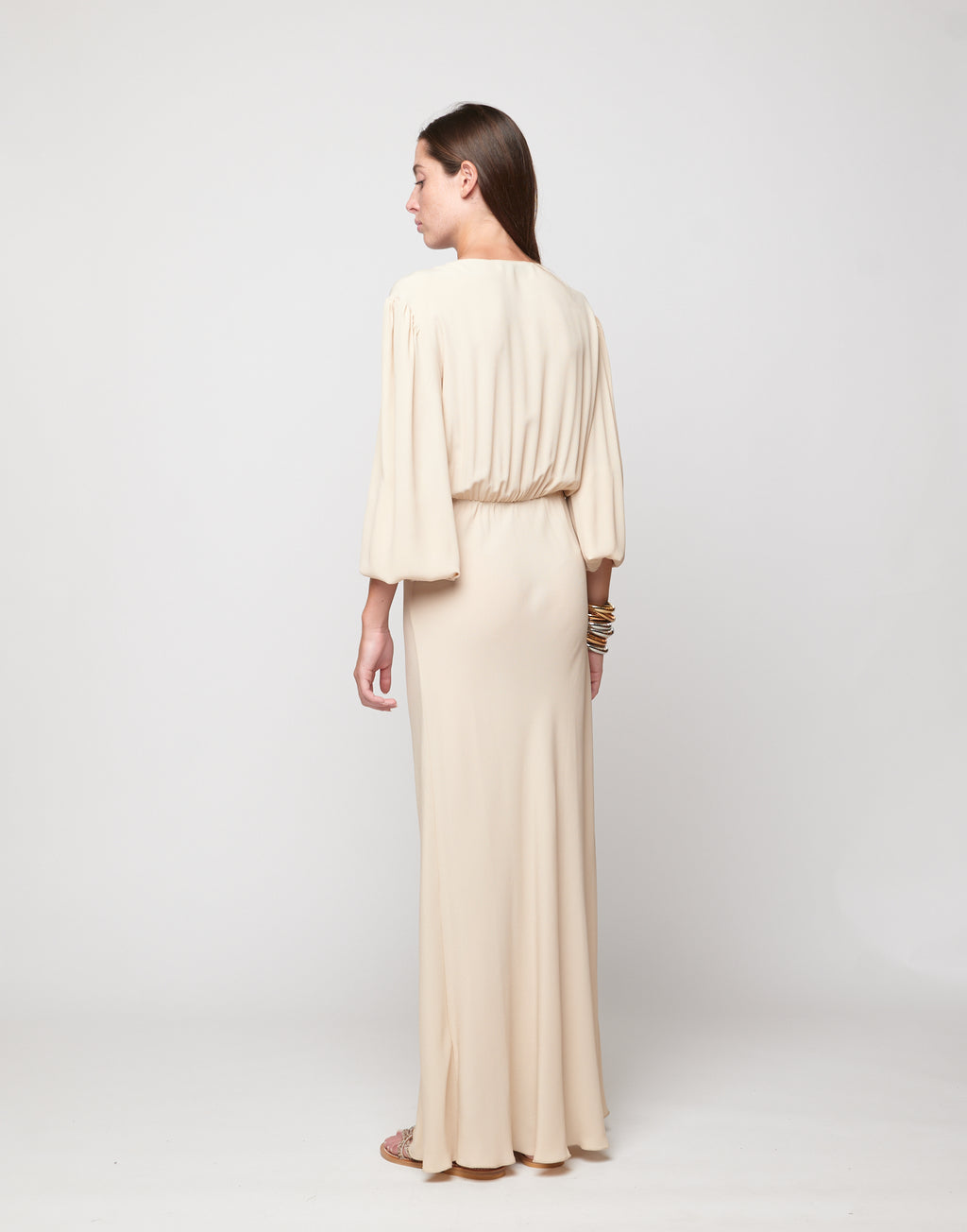 Abito Lungo Incorciato in Crepe de Chine Sabbia