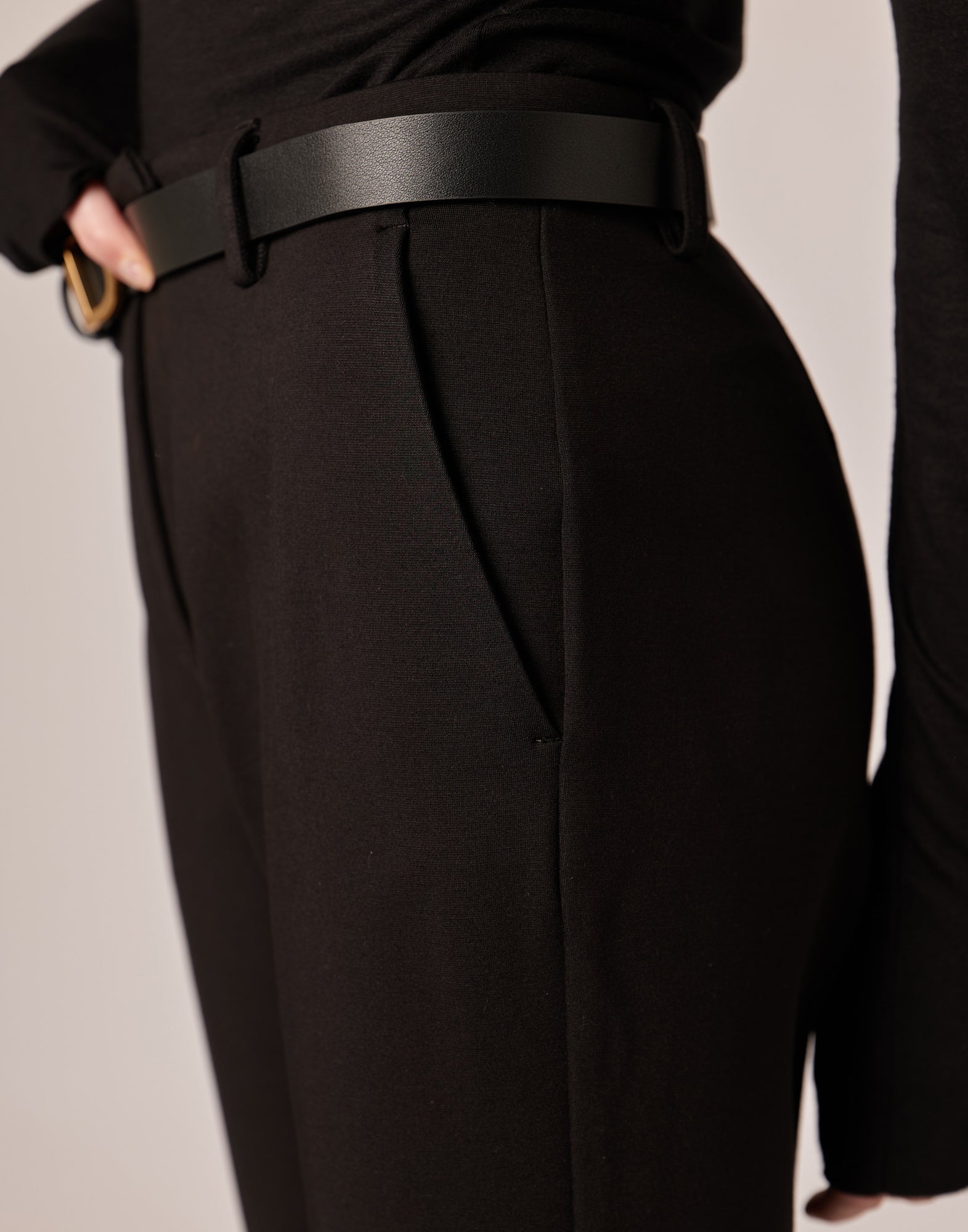 Pantaloni Flare in Punto Milano Nero