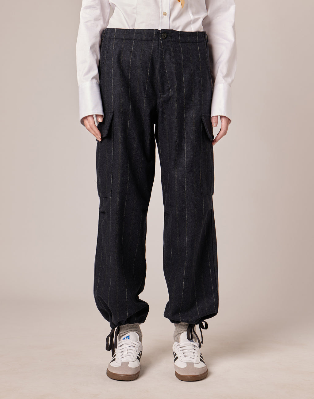 Pantaloni Cargo in Microresca Gessata Stretch