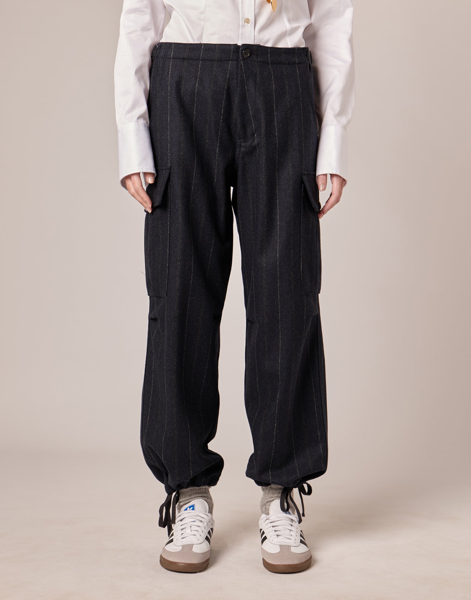 Pantaloni Cargo in Microresca Gessata Stretch