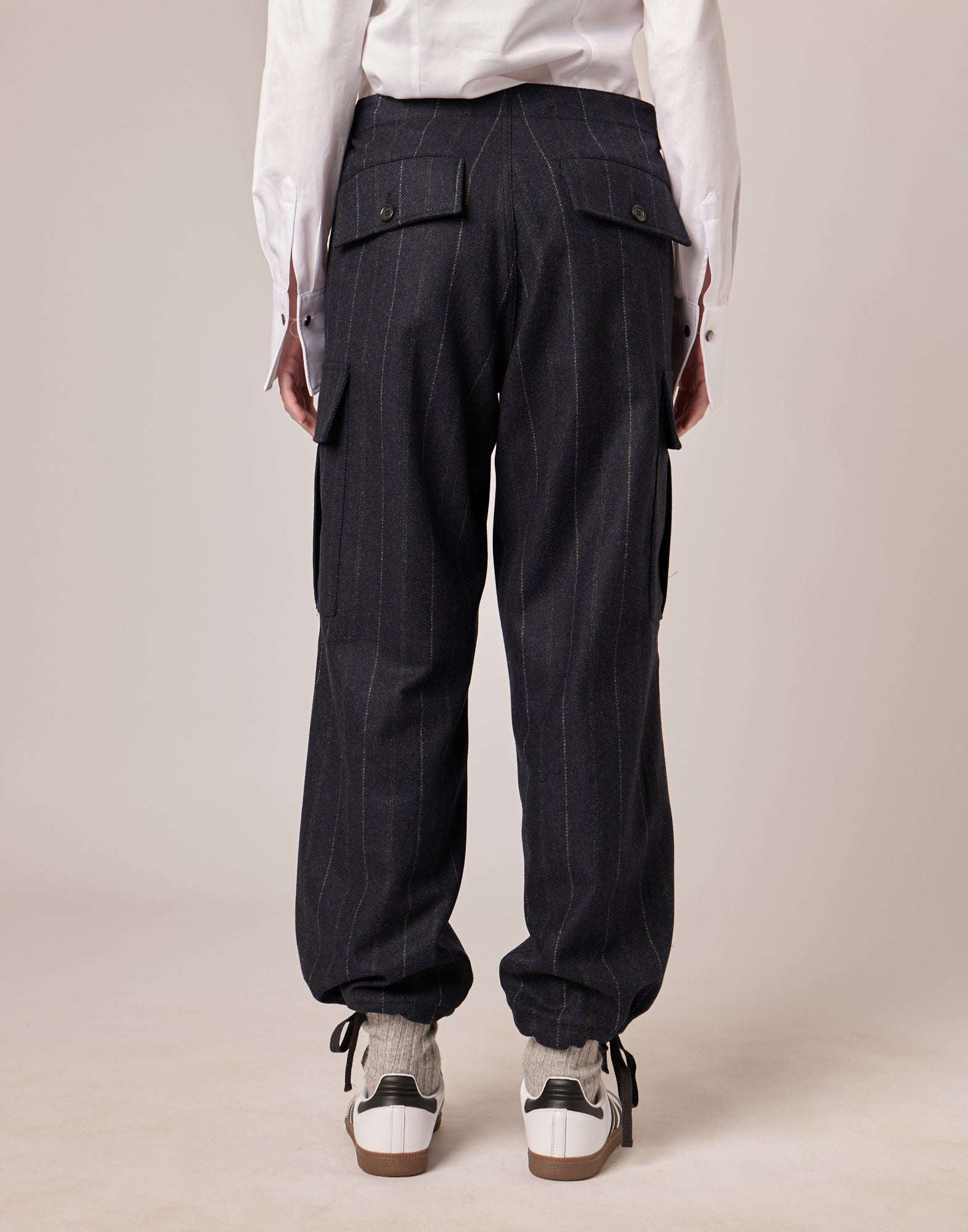 Pantaloni Cargo in Microresca Gessata Stretch