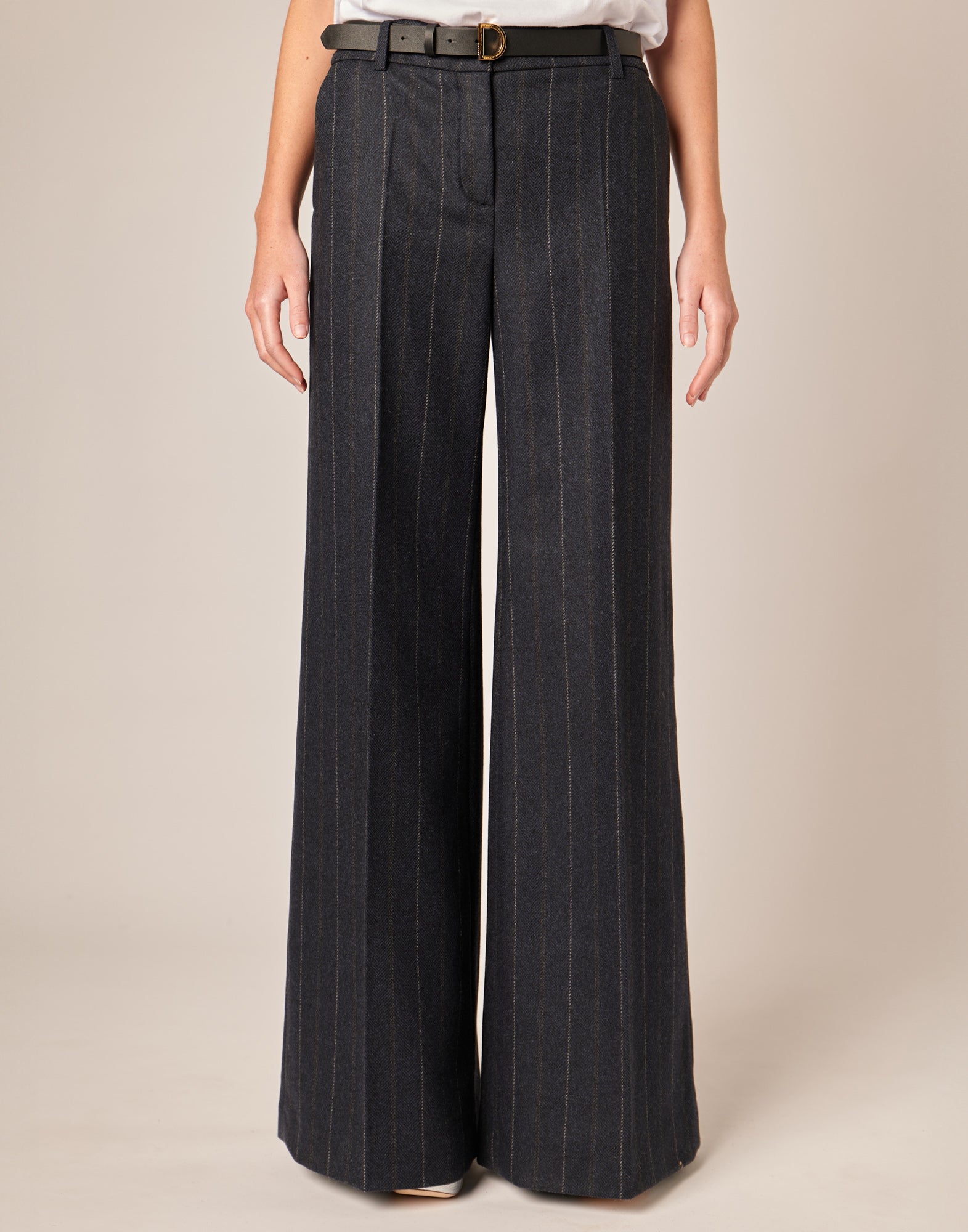 Pantaloni Lunghi Ampi in Microresca Gessata Stretch