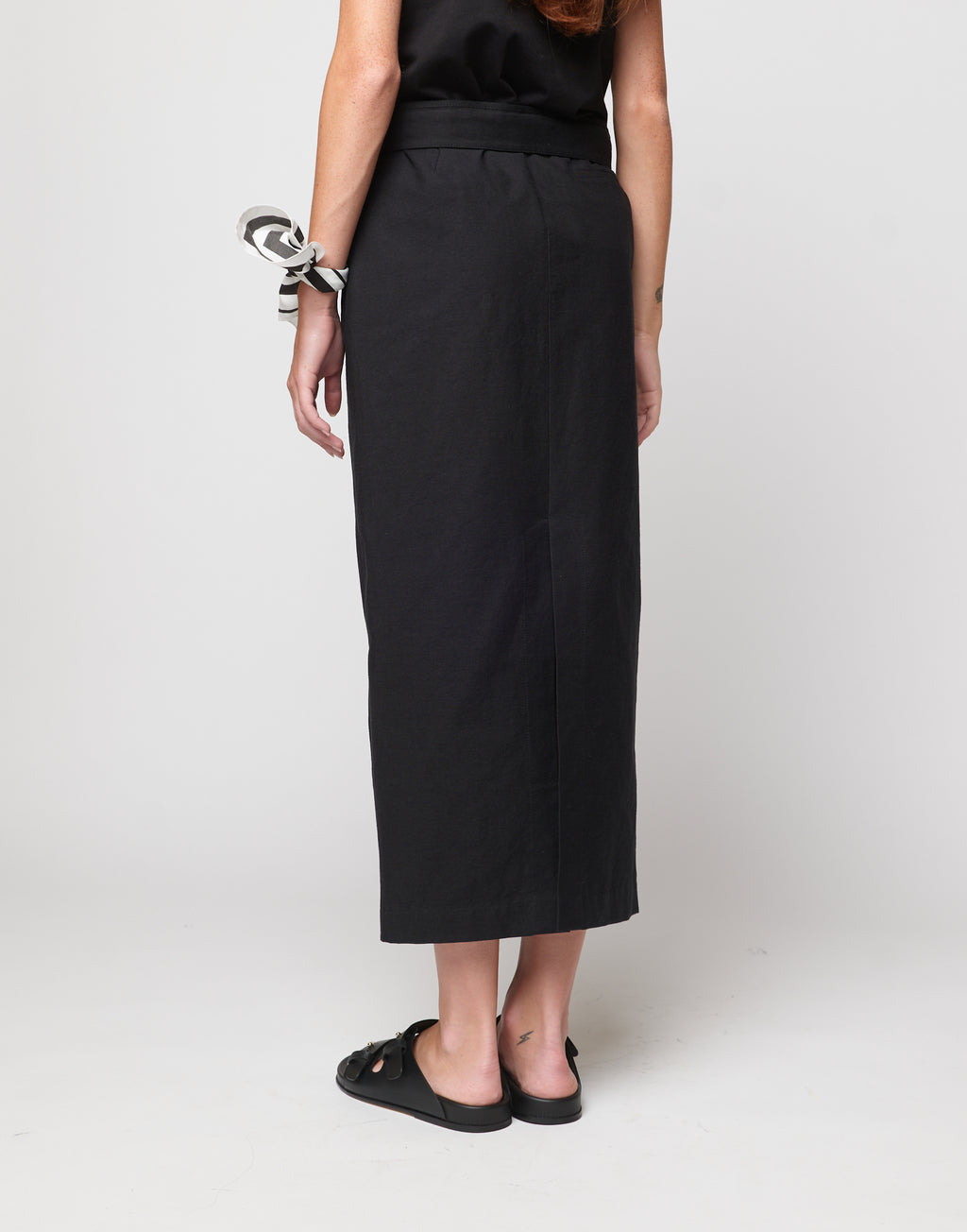 Gonna Midi a Tubo in Cotone Froissé Nera