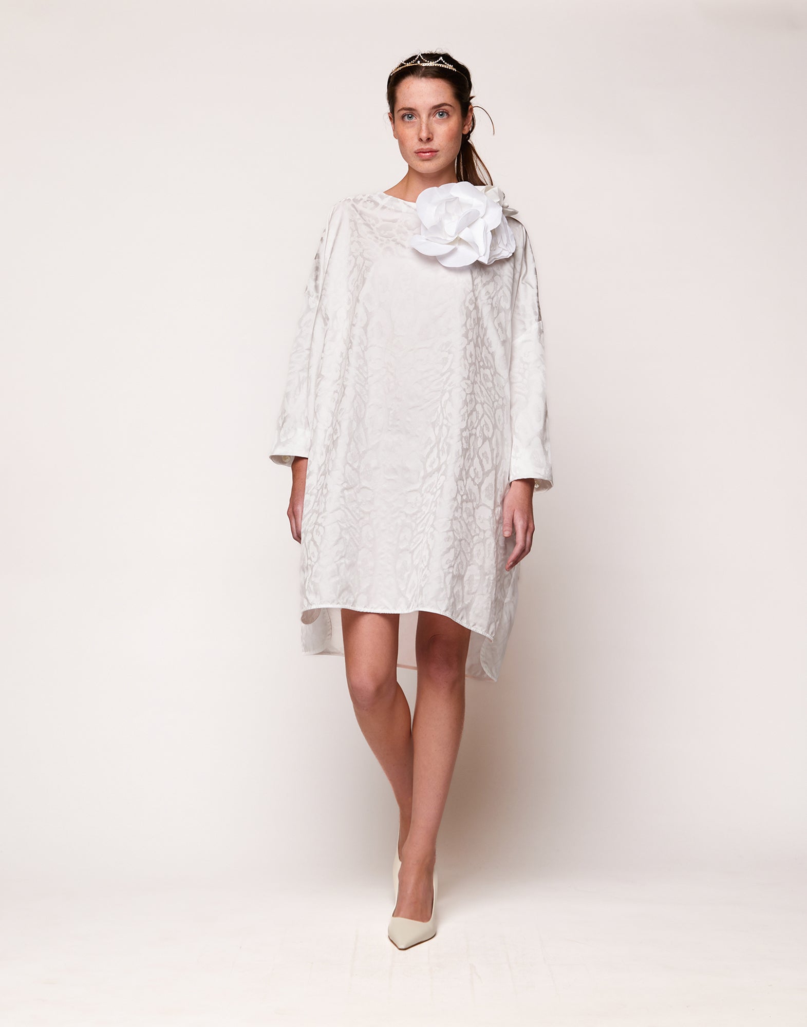 Abito Ampio a Sacchetto in Taffetas Jacquard Maculato Off White