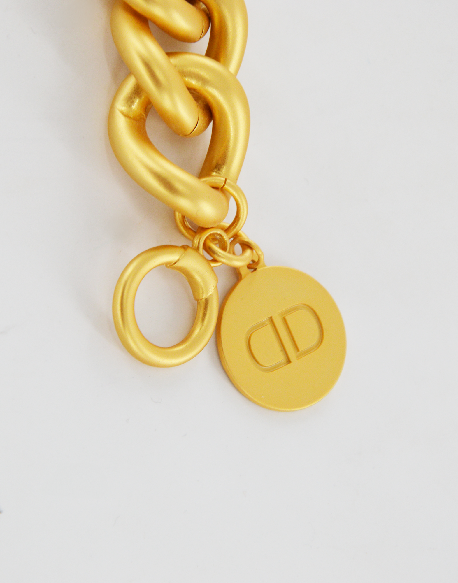 Bracciale a Catena Oro Satinato con Medaglietta