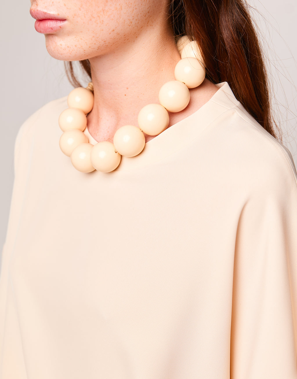 Collana Girocollo con Maxi Perle in Resina Burro