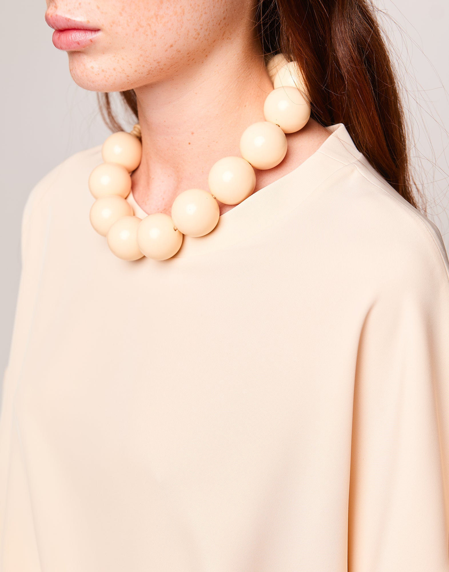Collana Girocollo con Maxi Perle in Resina Burro