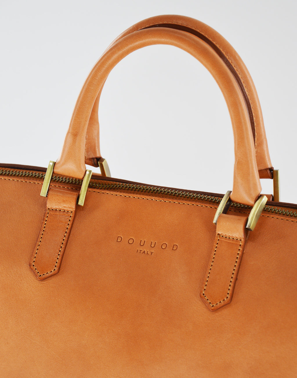Bauletto in Cuoio con Tracolla