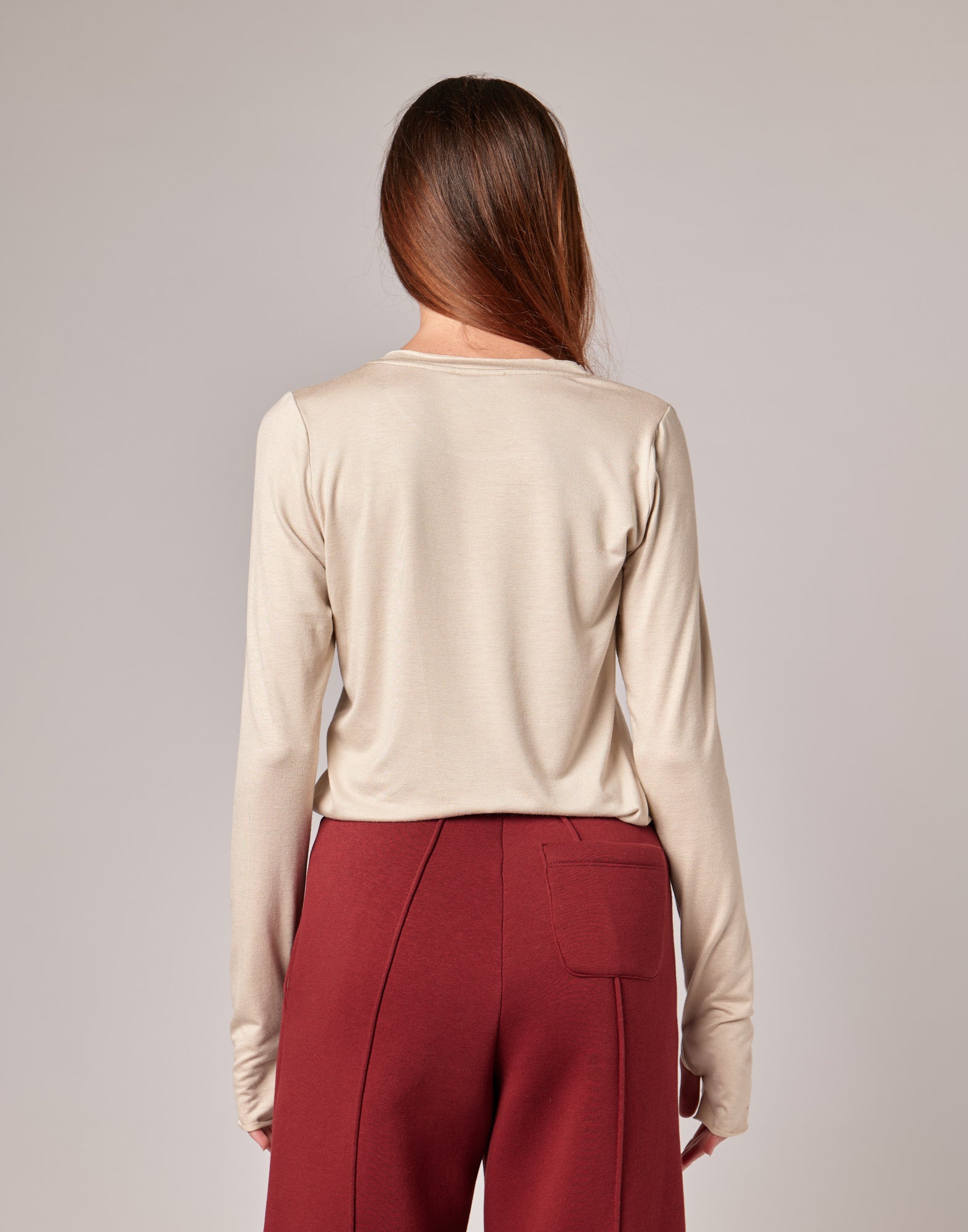 T-shirt a Manica Lunga in Jersey di Viscosa Stretch Stucco