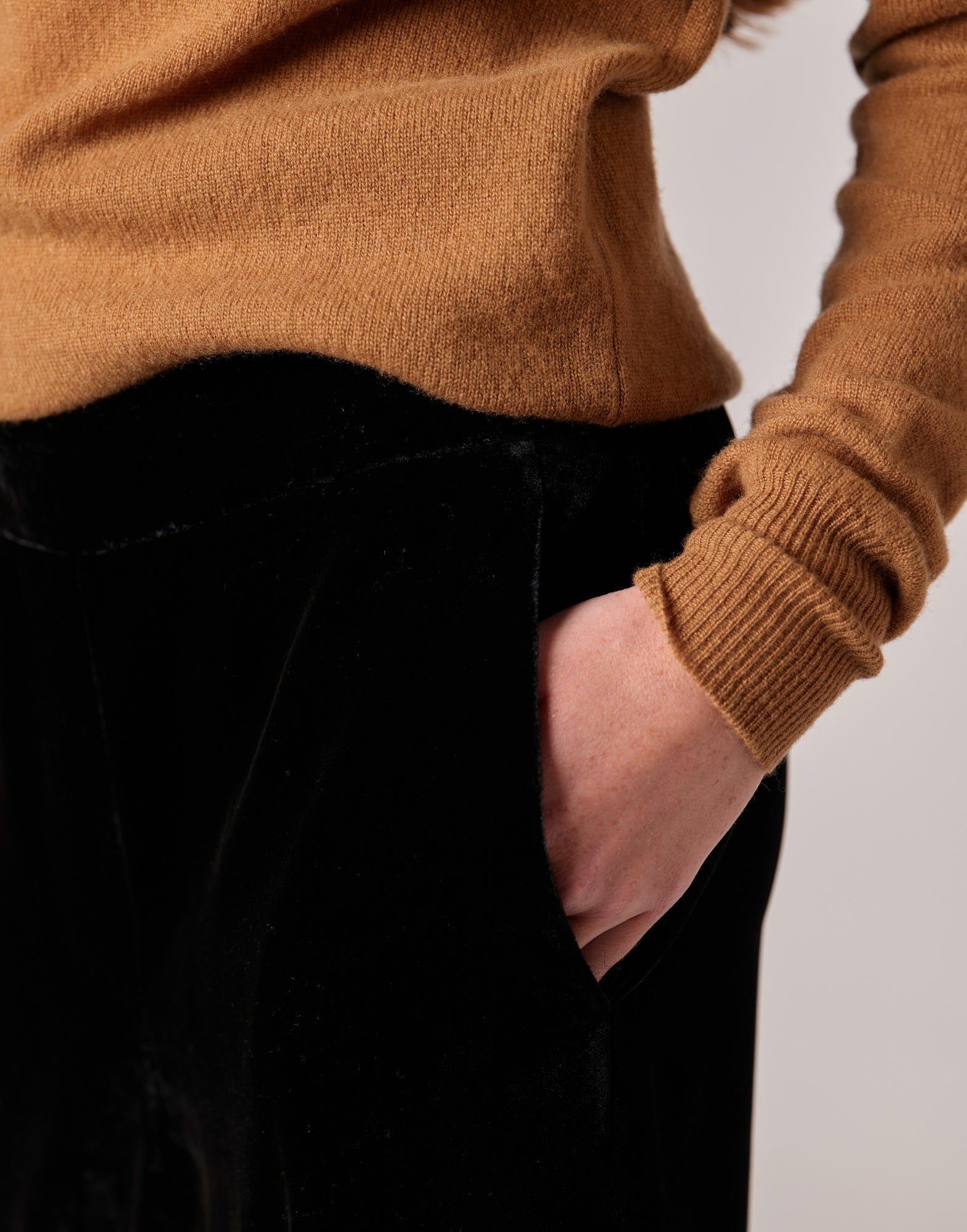 Pantaloni Lunghi in Velluto Fluido Misto Seta Blu Notte