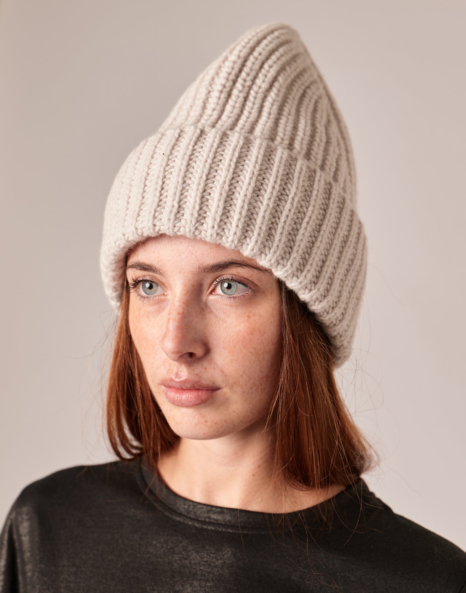 Berretto Over in Lana Cashmere Porcellana