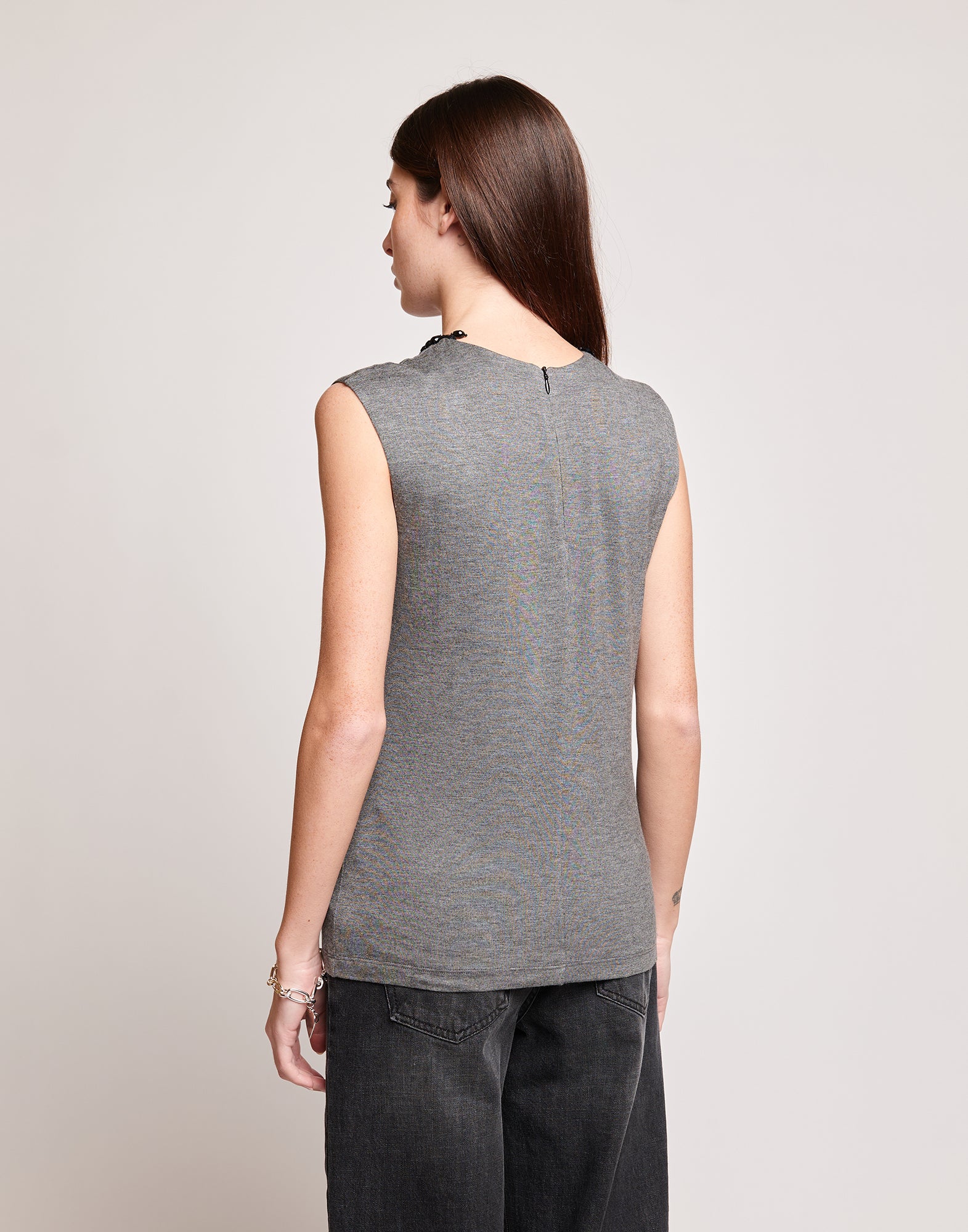 Top Senza Maniche in Jersey di Viscosa Stretch con Dettaglio Gioiello Grigio Melange