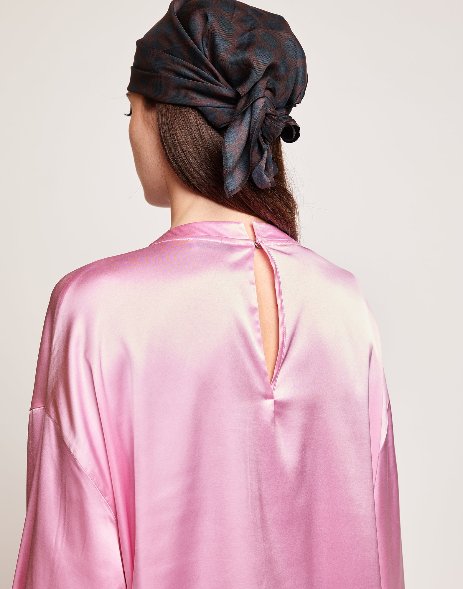 Blusa in Satin di Viscosa Stretch Bocciolo