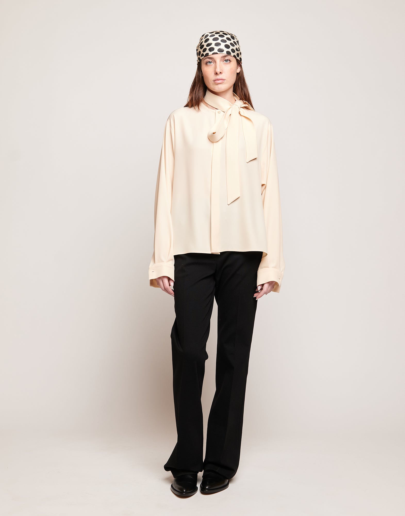 Camicia in Cady Fluido con Sciarpa Staccabile Vaniglia