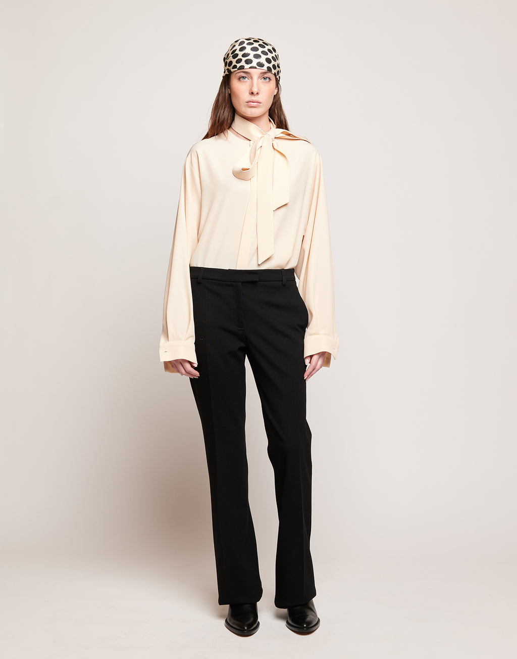 Camicia in Cady Fluido con Sciarpa Staccabile Vaniglia