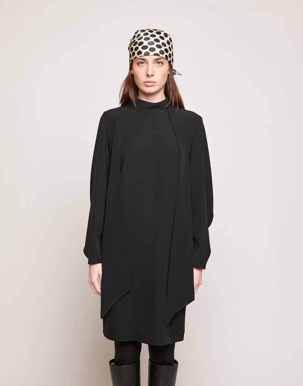 Abito Tunica in Cady Fluido con Nastro al Collo Nero