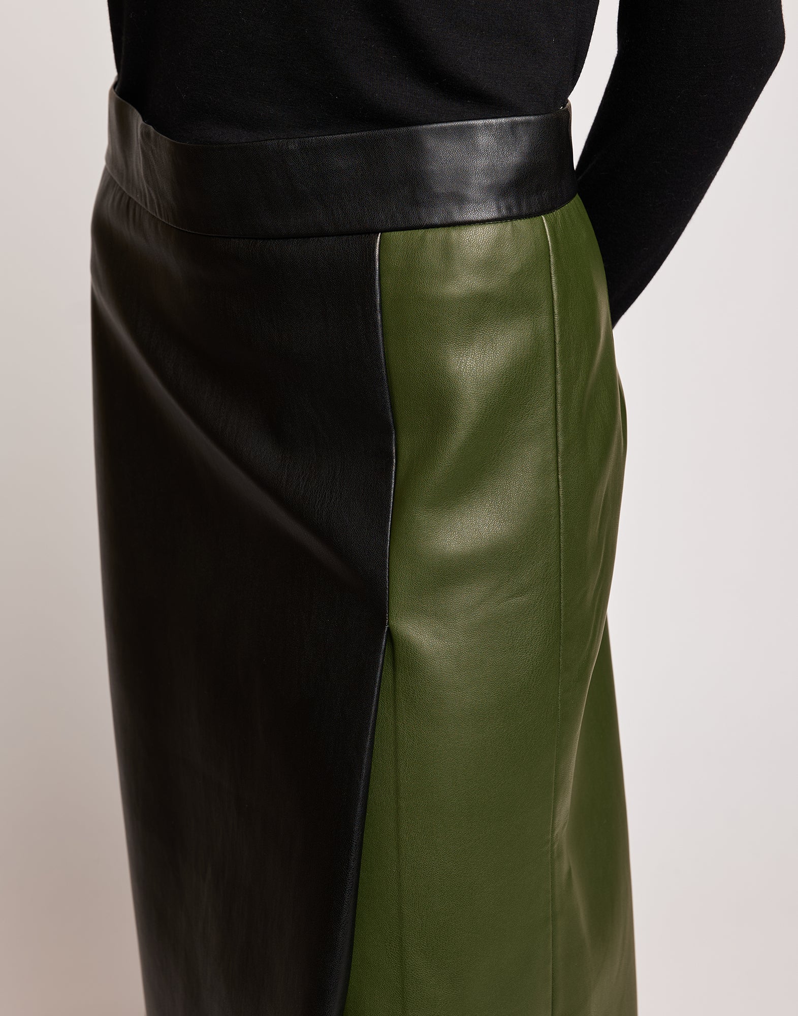 Gonna Longuette in Eco Soft Leather Bicolore Oliva/Nero