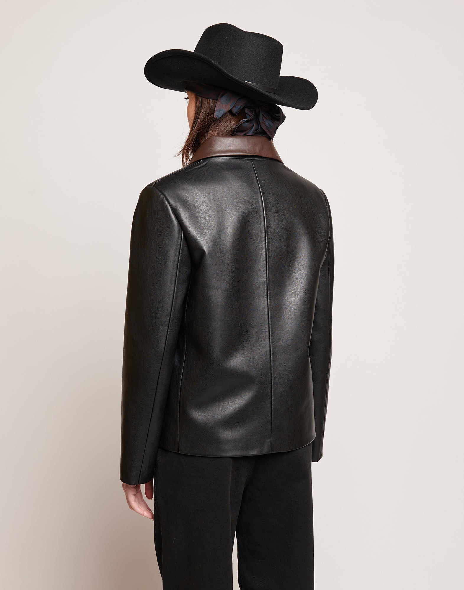 Giacca Scatolina in Eco Soft Leather con Collo a Contrasto Nero/Moro