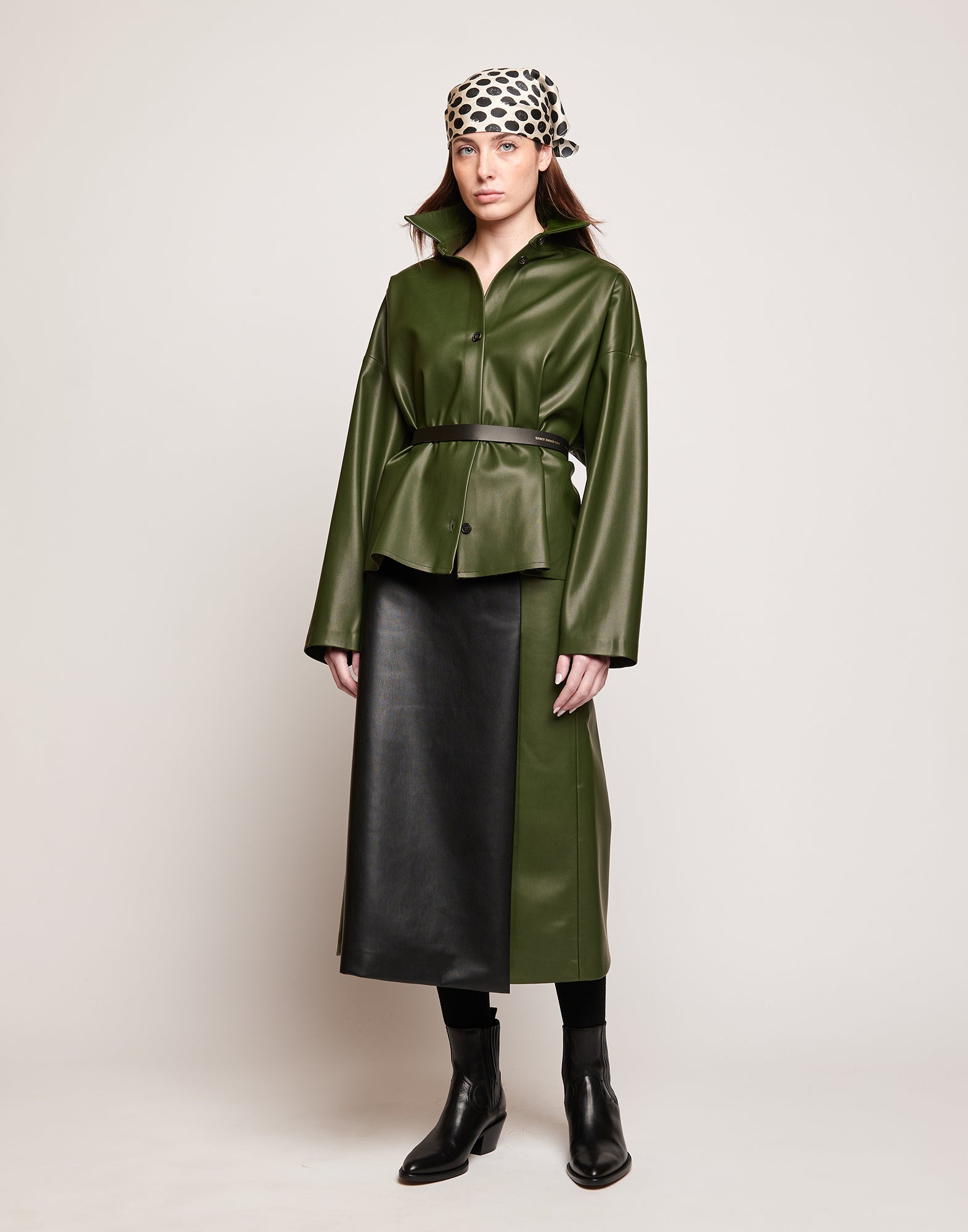 Camicia in Eco Soft Leather con Bottoni in Corno Oliva