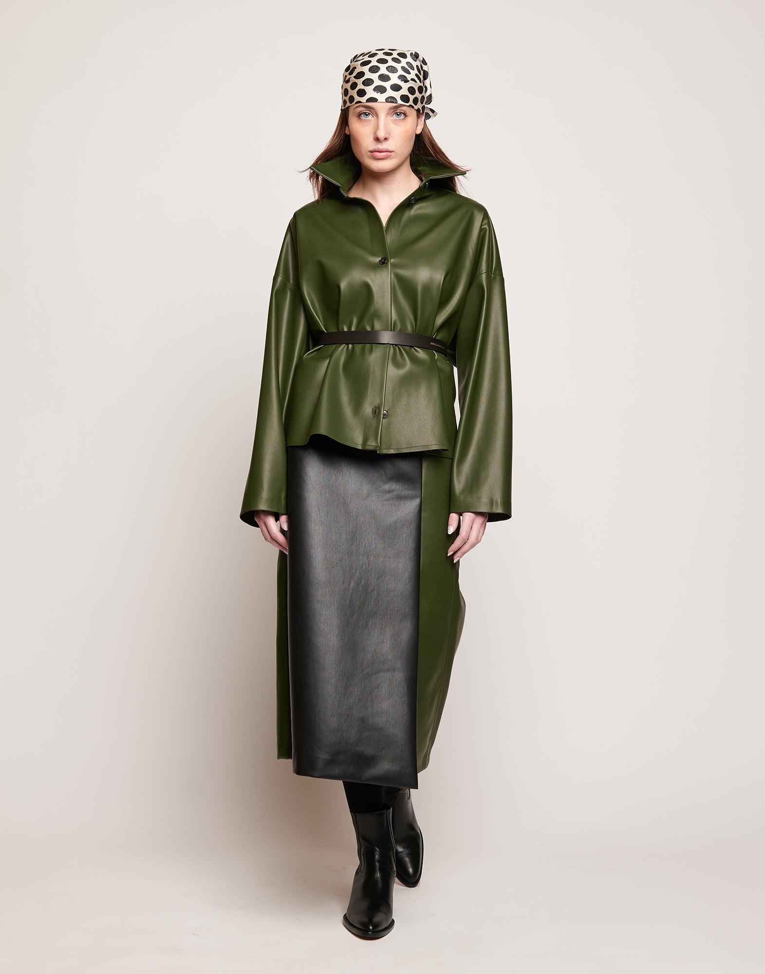 Camicia in Eco Soft Leather con Bottoni in Corno Oliva