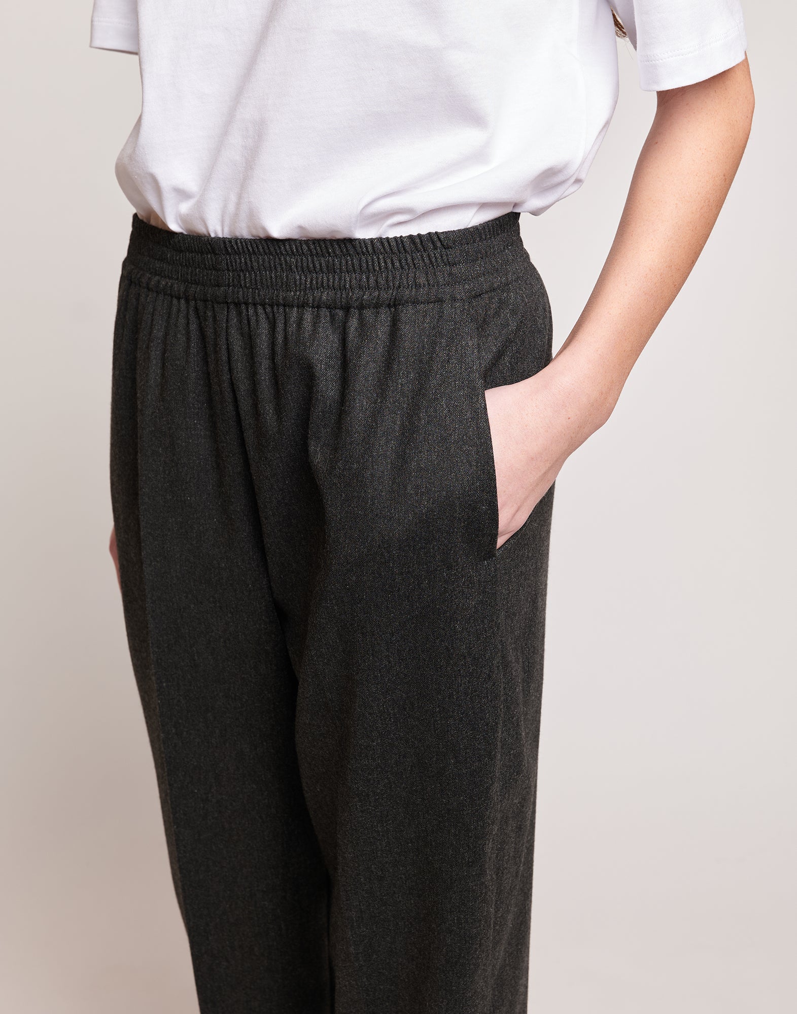 Pantaloni in Flanella Stretch con Vita Elasticizzata Grigio Antracite