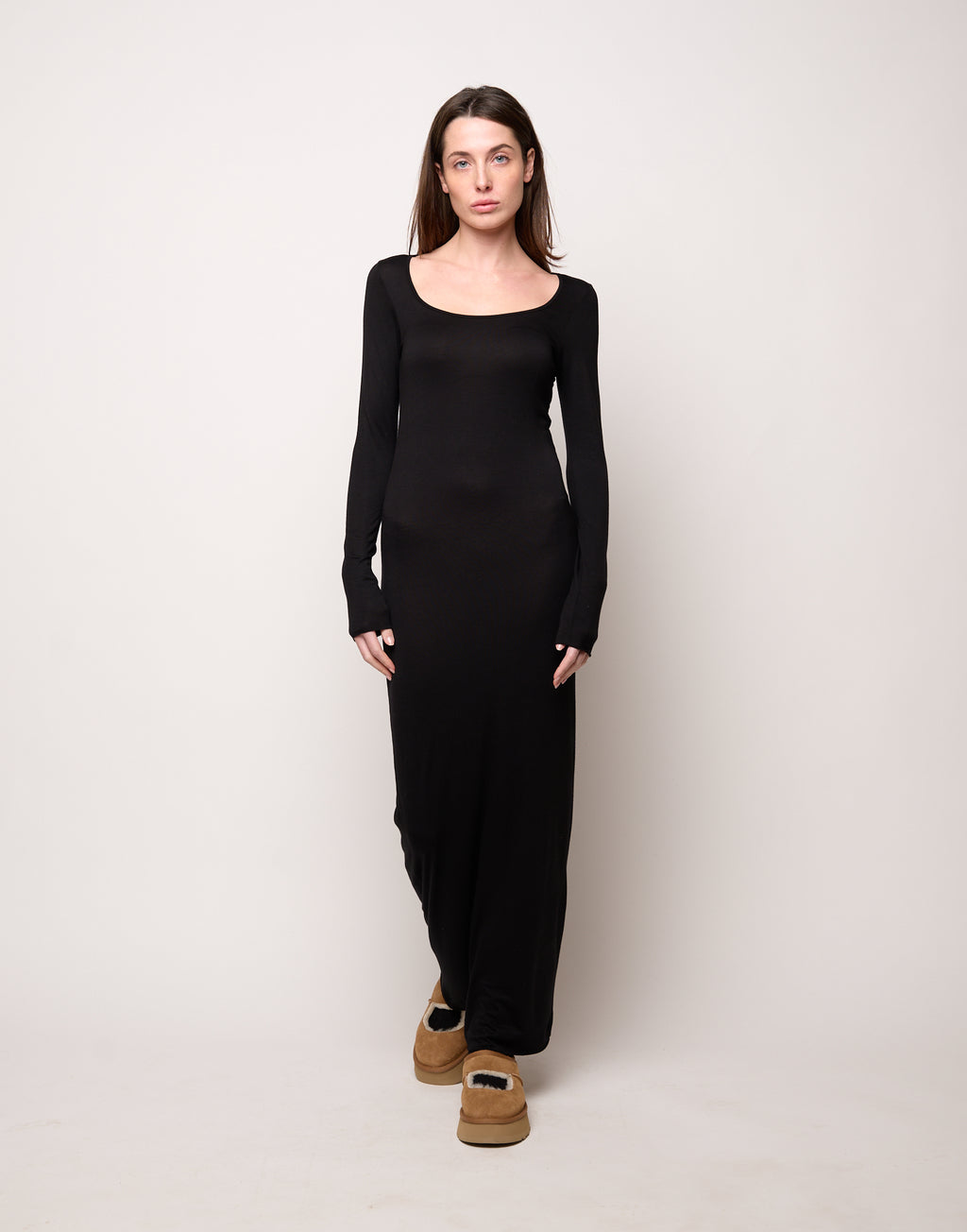 Abito T-Shirt Lungo con Scollo Quadrato Nero
