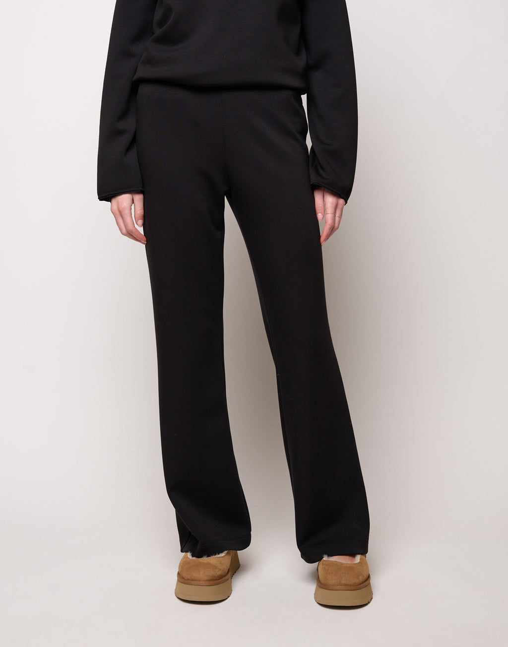 Pantalone Flare in Scuba con Taglio Carré Nero