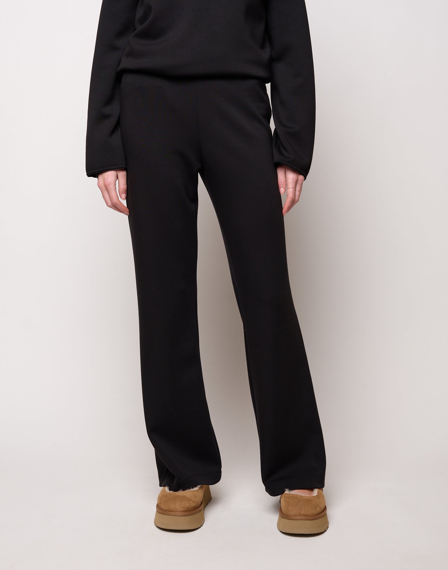 Pantalone Flare in Scuba con Taglio Carré Nero