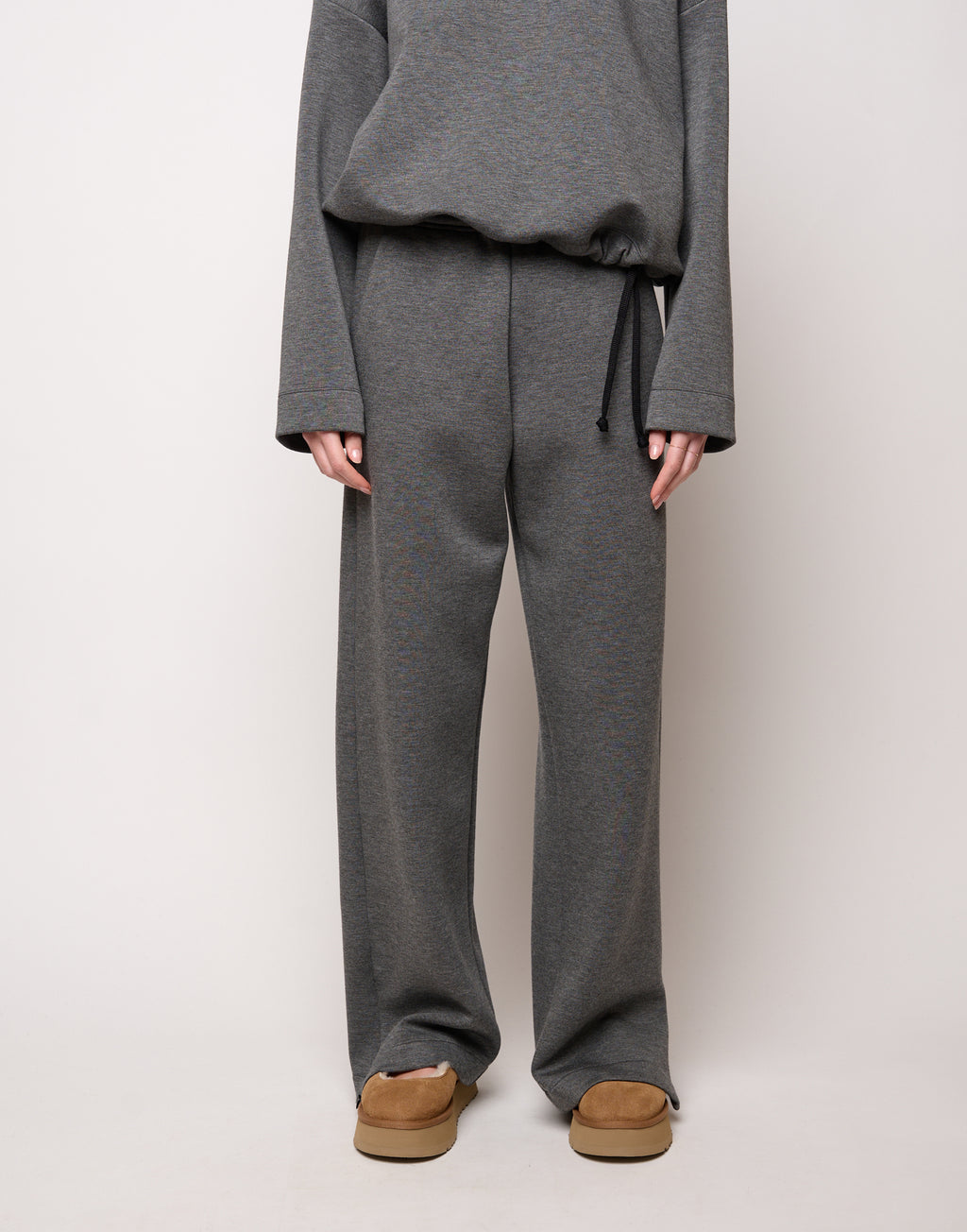 Pantalone Ampio con Zip al Fondo e Coulisse Laterale Grigio Fumo