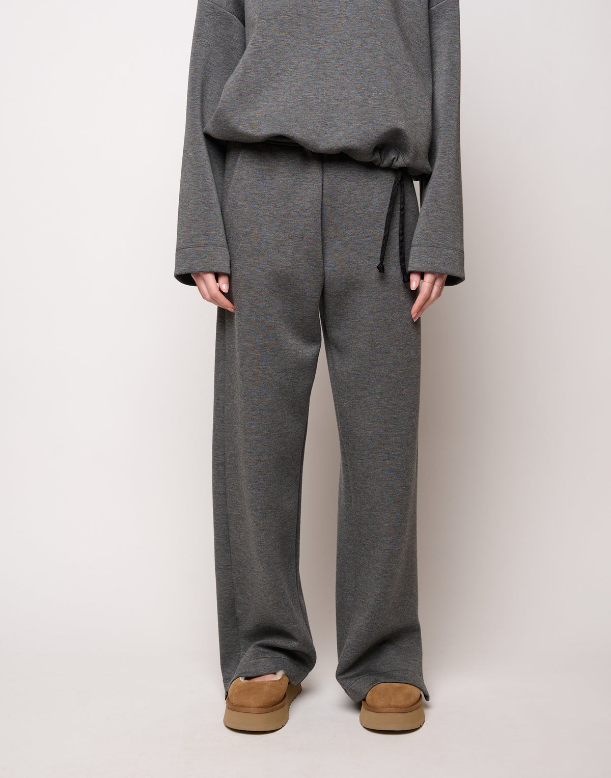 Pantalone Ampio con Zip al Fondo e Coulisse Laterale Grigio Fumo