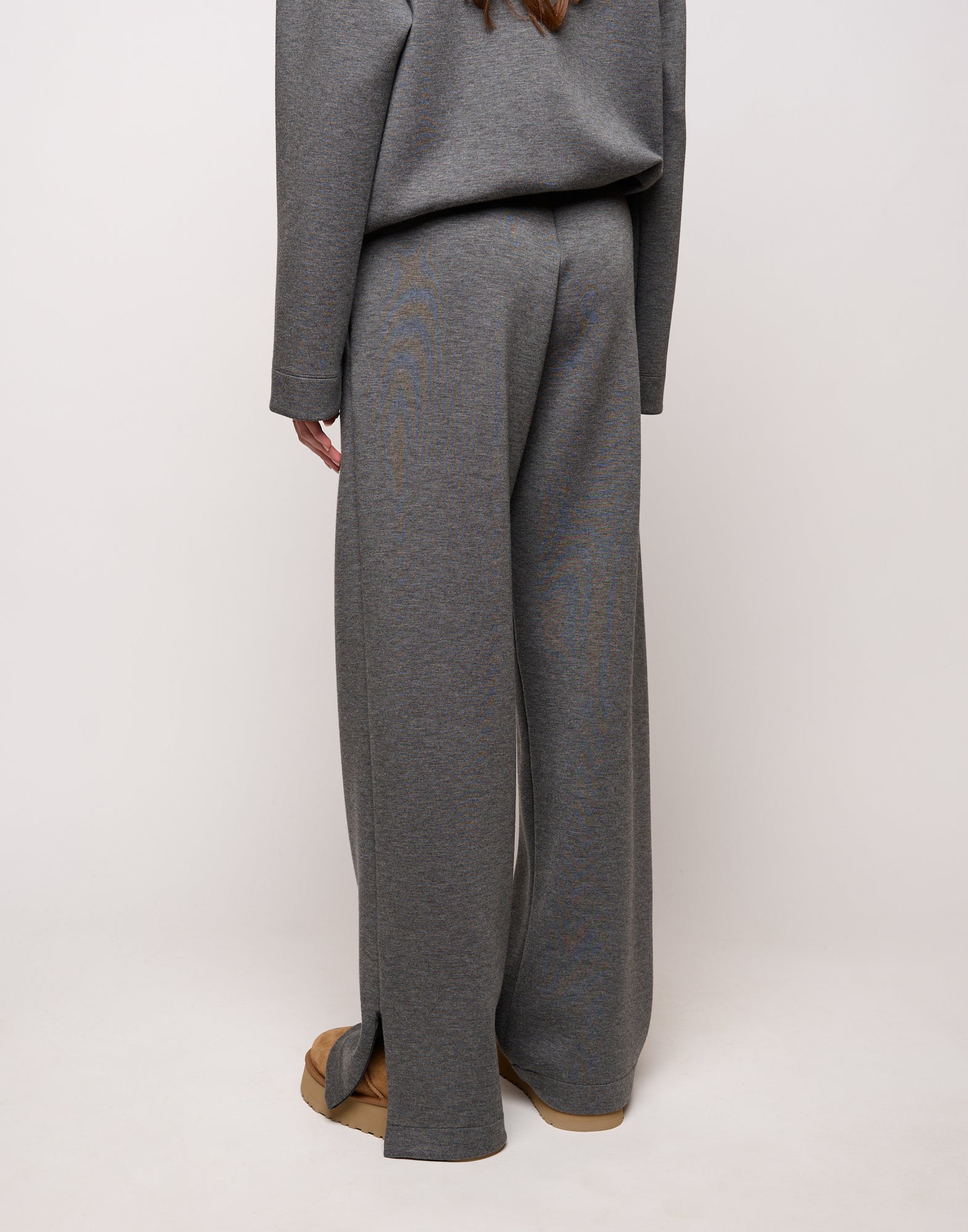 Pantalone Ampio con Zip al Fondo e Coulisse Laterale Grigio Fumo