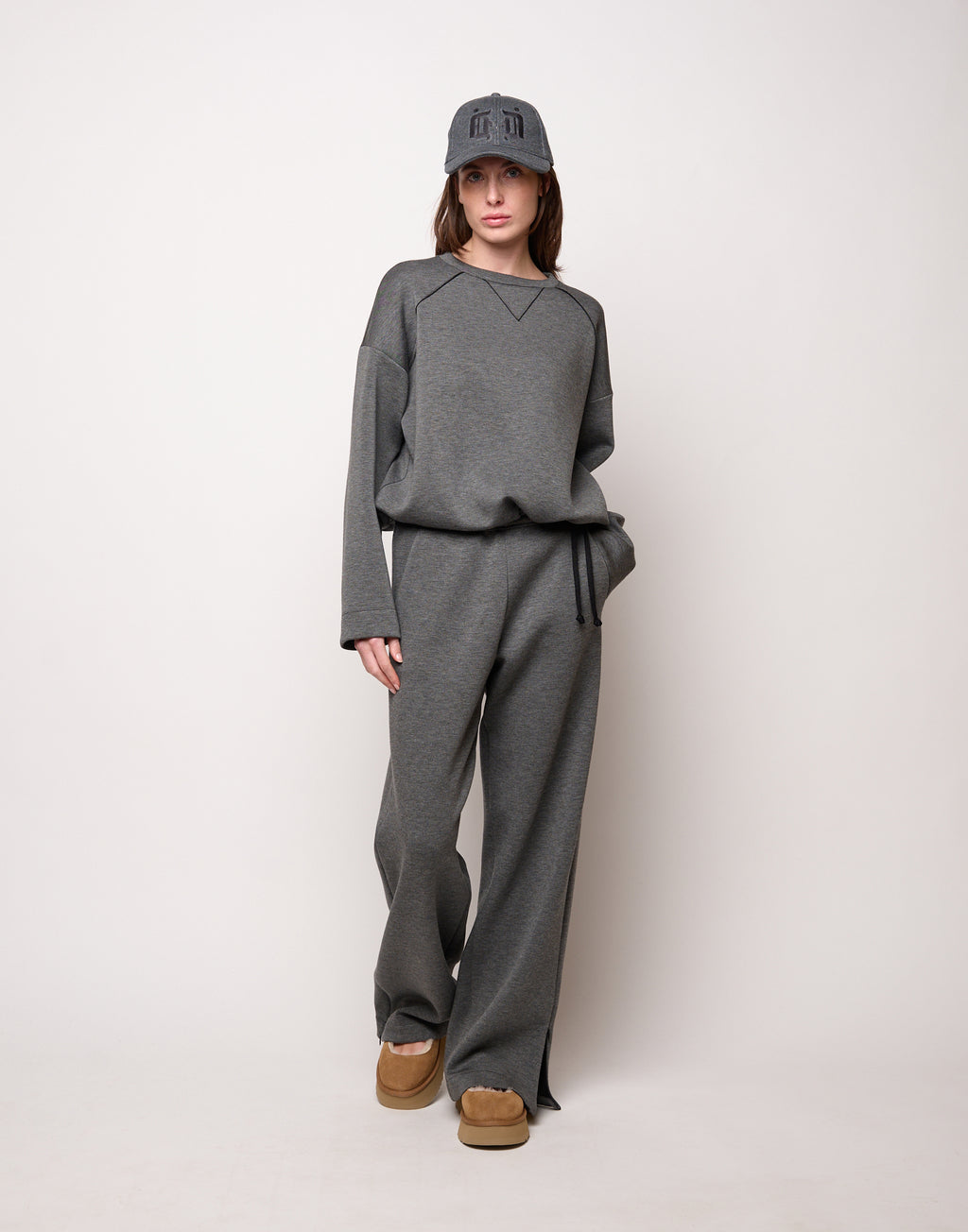 Pantalone Ampio con Zip al Fondo e Coulisse Laterale Grigio Fumo