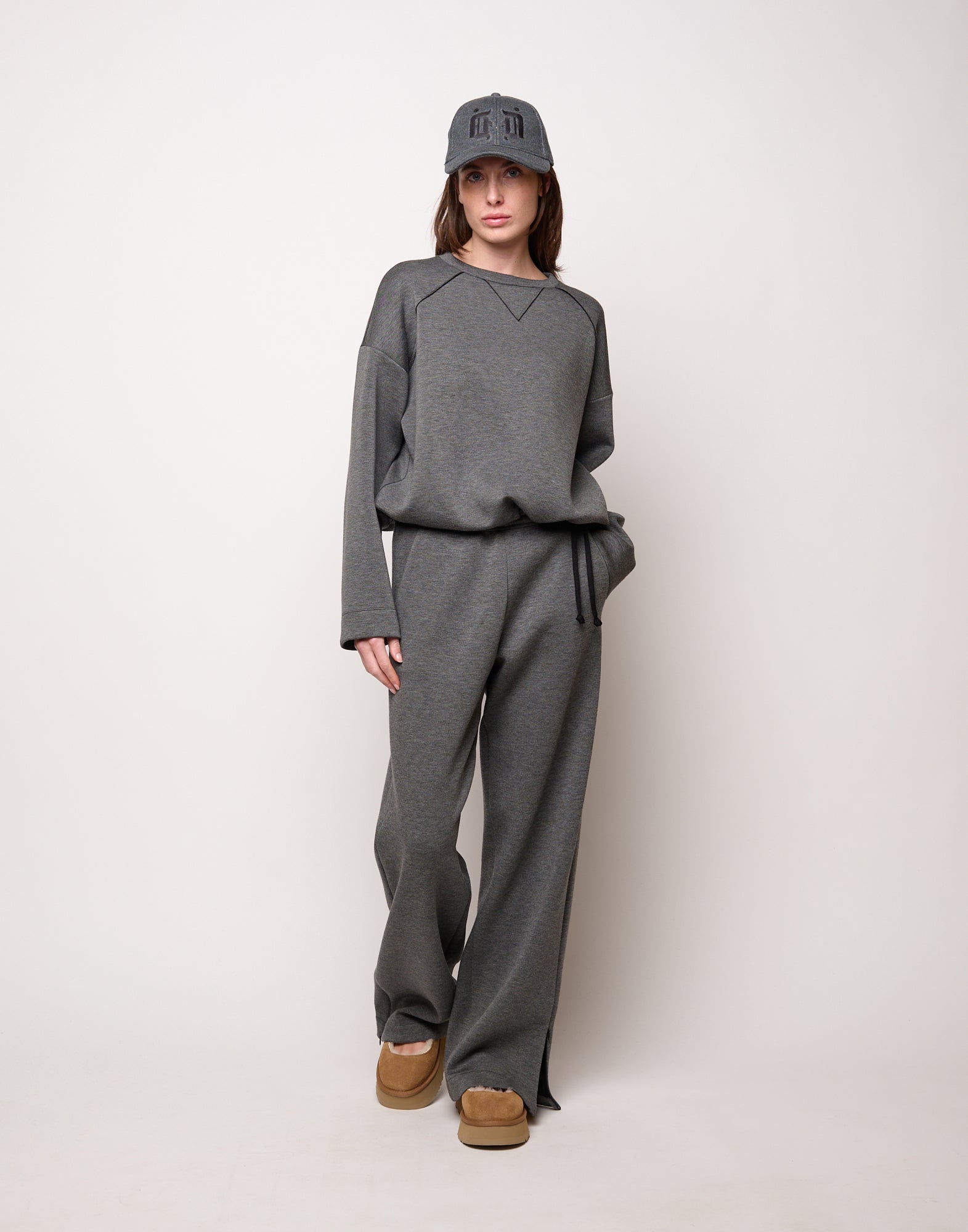 Pantalone Ampio con Zip al Fondo e Coulisse Laterale Grigio Fumo
