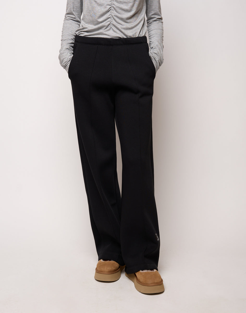 Pantalone Flare in Felpa Soft con Tasche alla Francese Nero