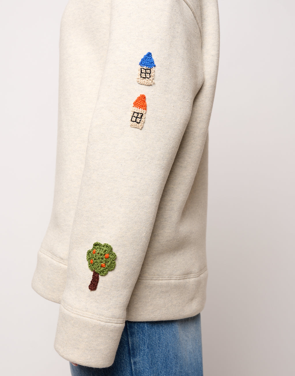 Felpa Genderless con Patch all’Uncinetto