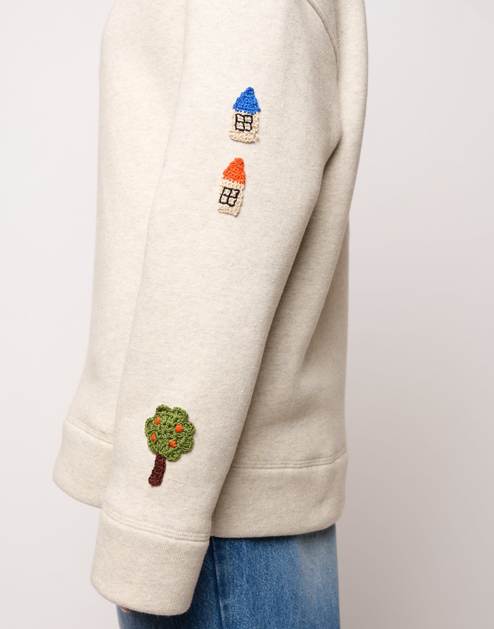 Felpa Genderless con Patch all’Uncinetto