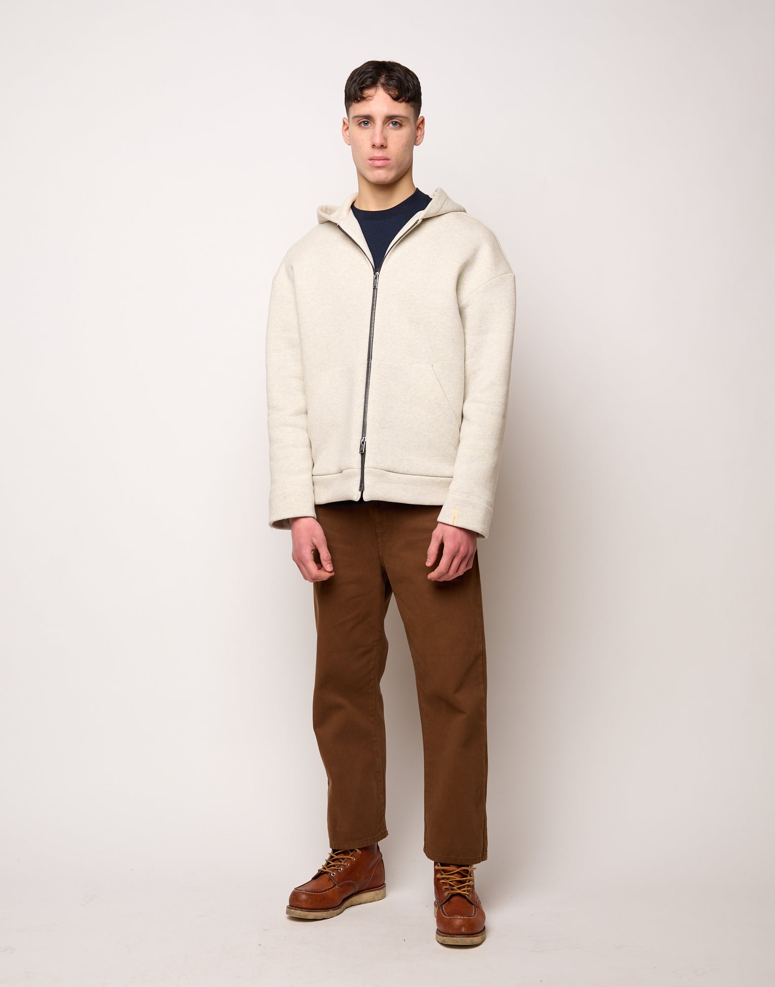 Giacca Genderless con Cappuccio e Zip in Metallo