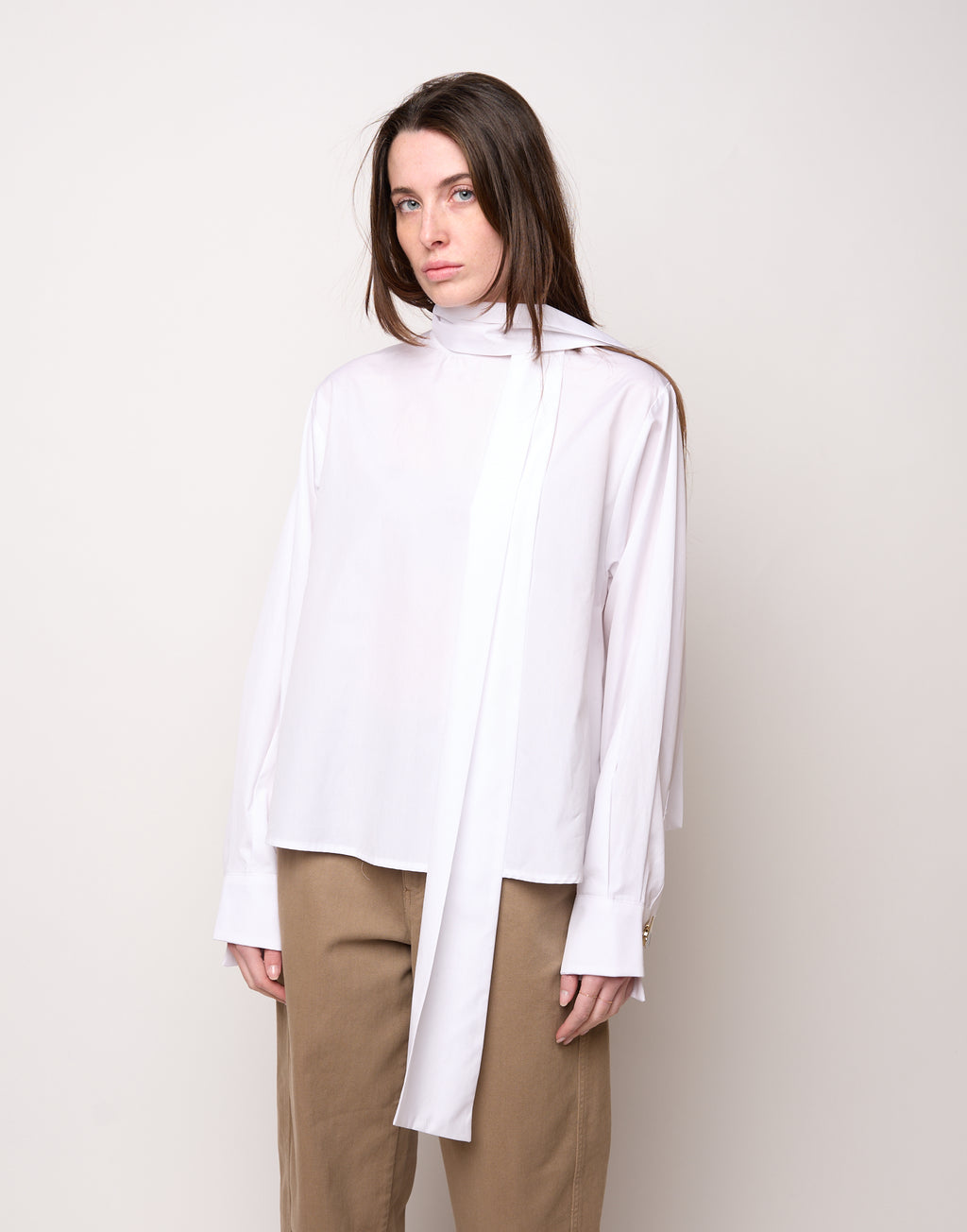 Blusa Girocollo Aperta sul Retro con Nastro Bianca