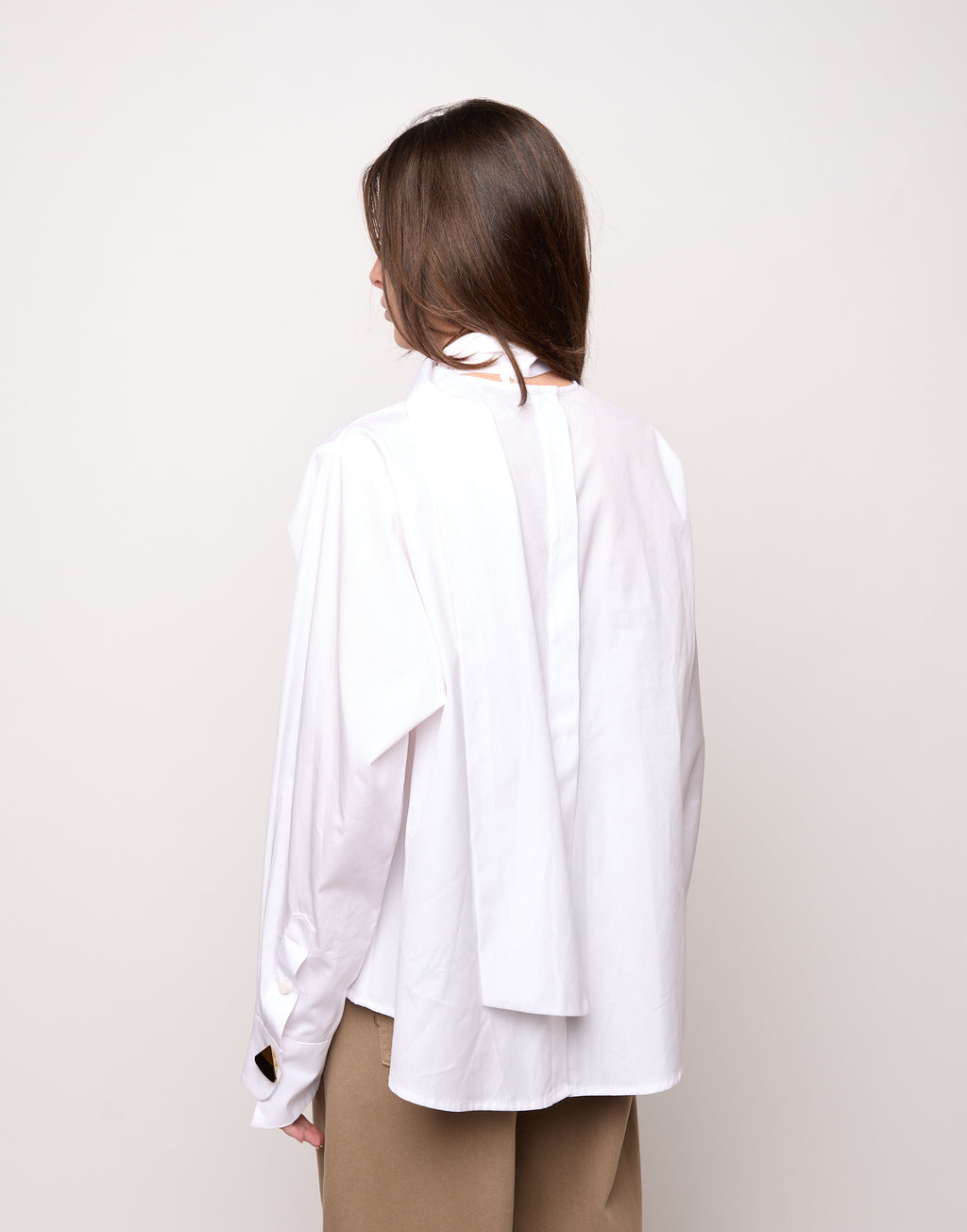 Blusa Girocollo Aperta sul Retro con Nastro Bianca