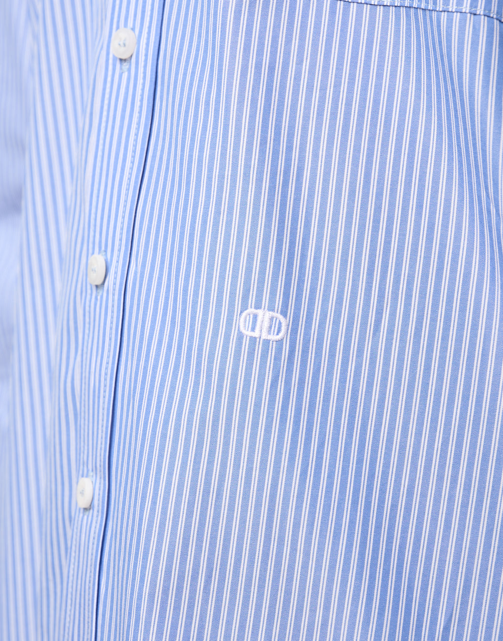 Camicia Genderless con Ricamo e Bottone Laterale a Righe Bianco/Azzurro