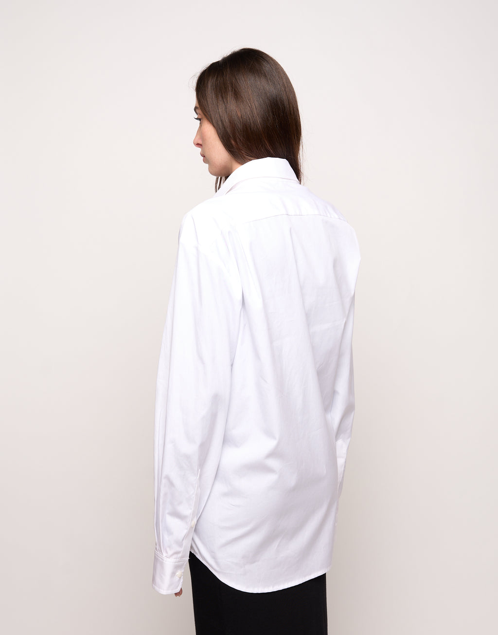 Camicia Genderless con Ricamo e Bottone Laterale Bianca