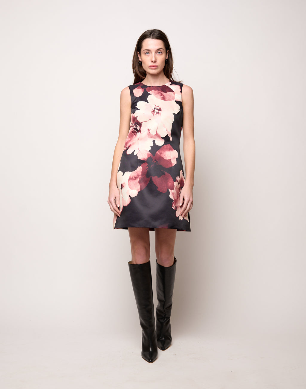Mini Abito Aderente con Schiena Nuda e Fiocco in Duchesse Floreale